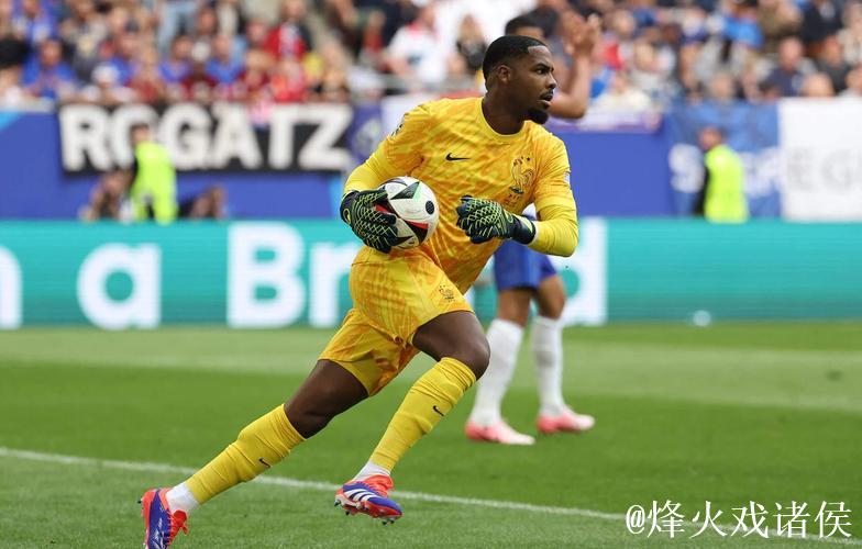 切尔西重燃引进迈尼昂兴趣,与米兰展开初步接洽 切尔西重燃引进迈尼昂兴趣,与米兰展开初步接洽